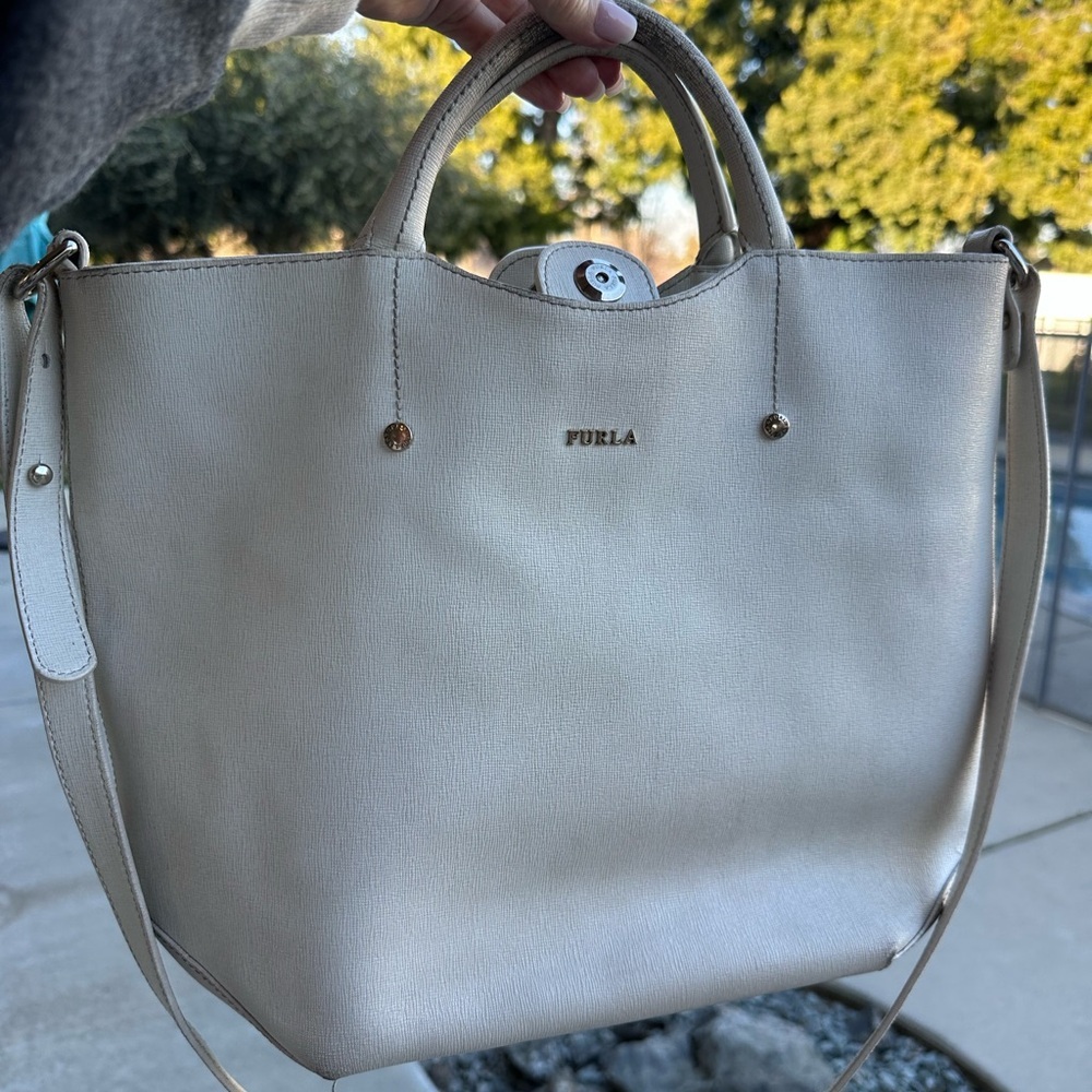 Furla Cream Tote Bag - Picture 3 of 16